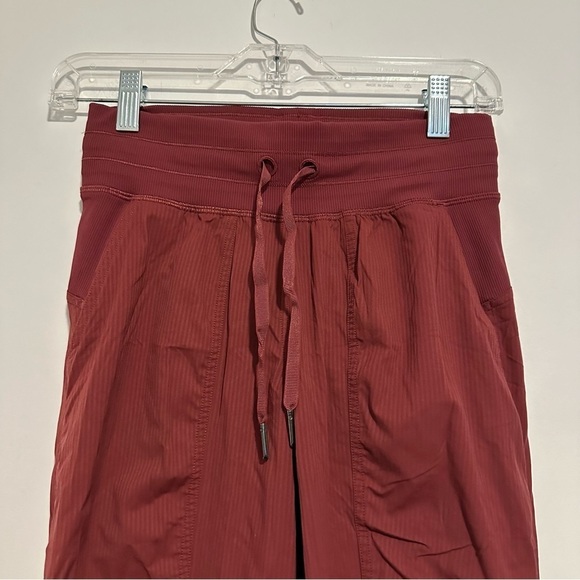 Lululemon dance studio joggers in Savannah burgundy - Picture 7 of 12
